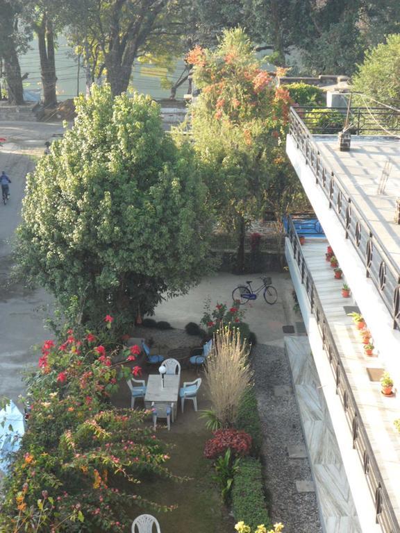 Hotel Nirvana Pokhara Buitenkant foto
