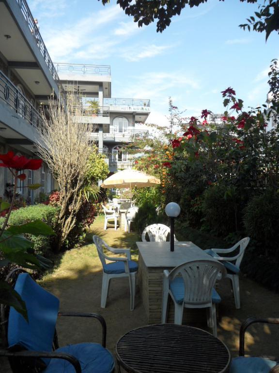 Hotel Nirvana Pokhara Buitenkant foto