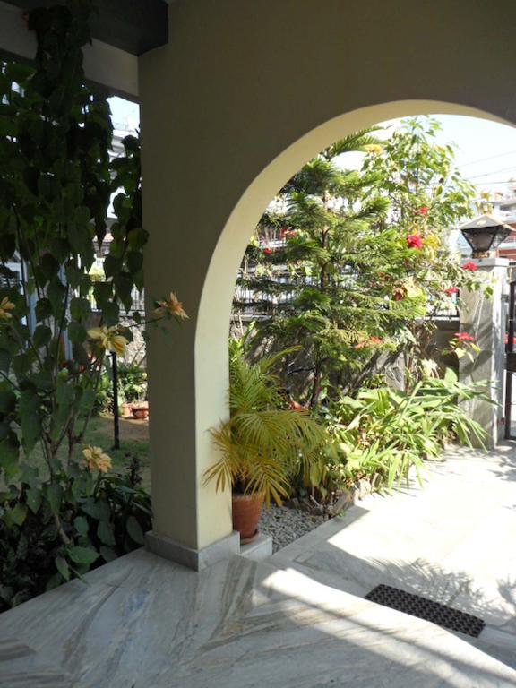 Hotel Nirvana Pokhara Buitenkant foto